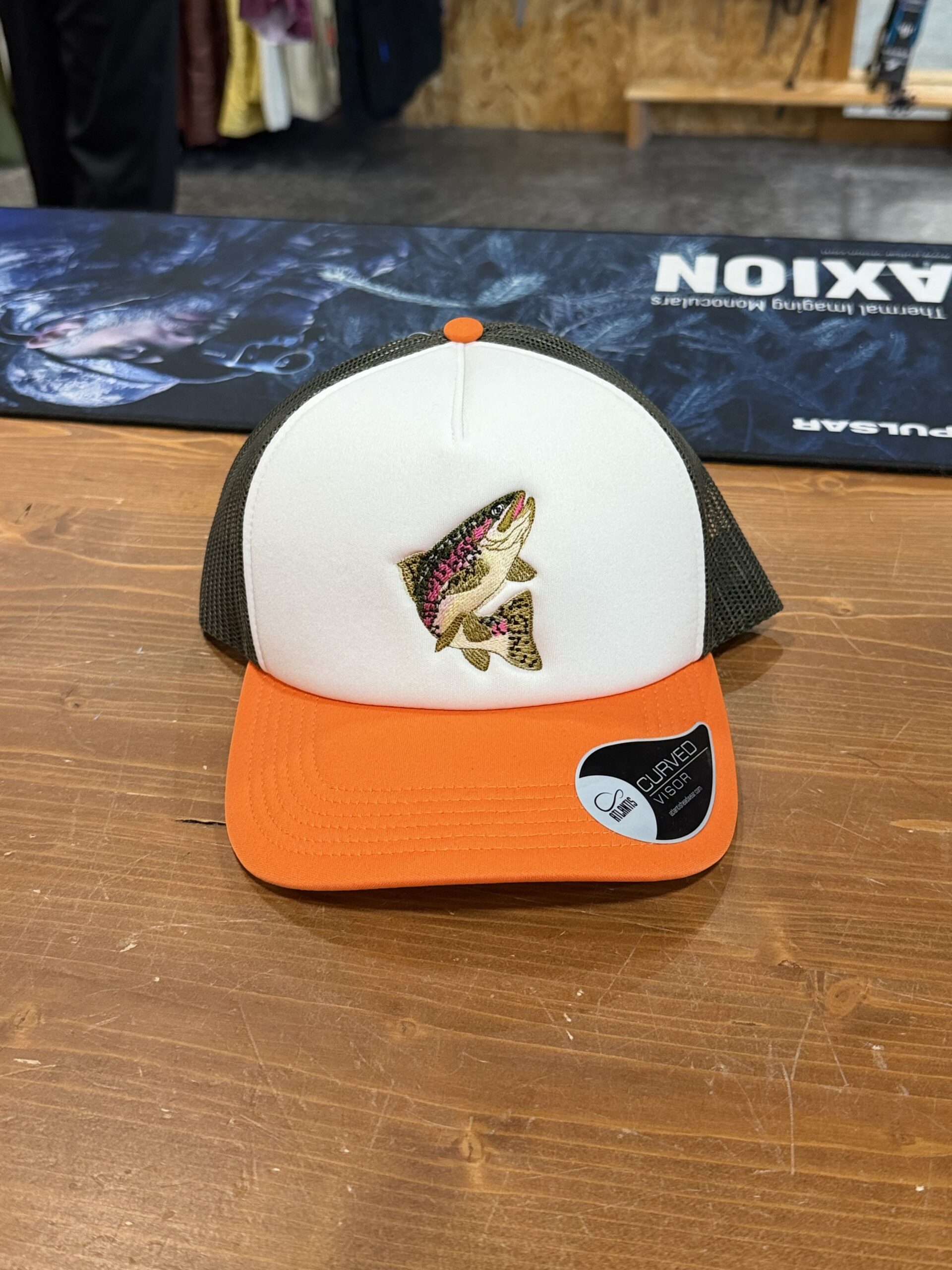 CAPPELLINO CON RETE RICAMATO TROTA FARIO IRIDEA - immagine 2